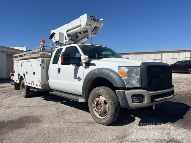 Ford F-550 トラック高所作業車