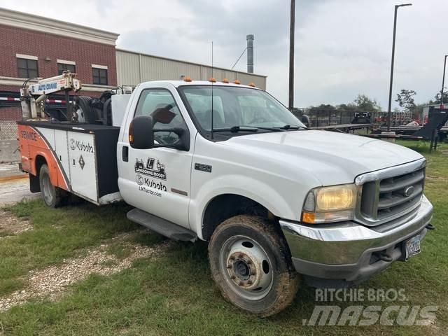 Ford F-550 多目的／汎用車両