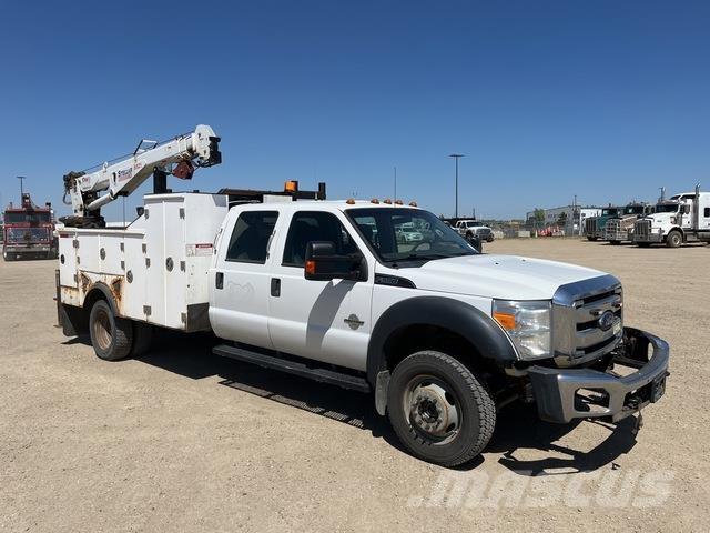 Ford F-550 多目的／汎用車両