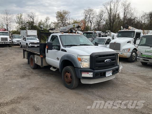 Ford F-550 平ボディー