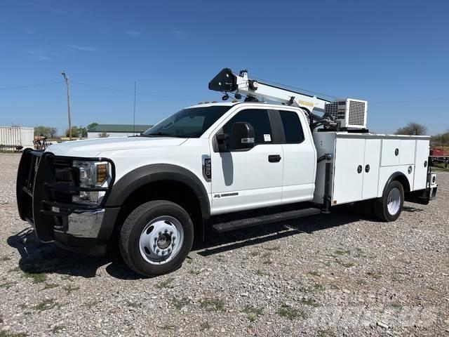 Ford F-550 多目的／汎用車両