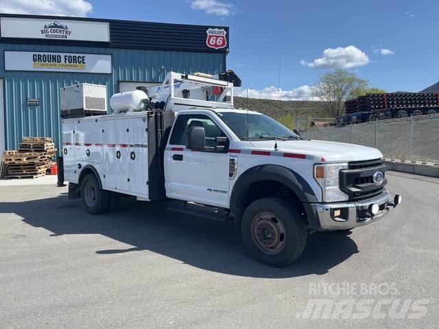 Ford F-550 多目的／汎用車両