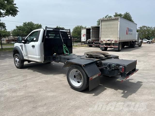 Ford F-550 アーティキュレート式ダンプトラック