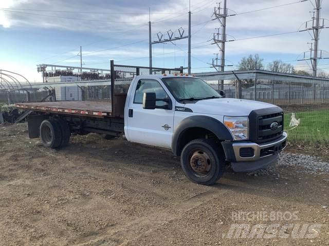 Ford F-550 平ボディー