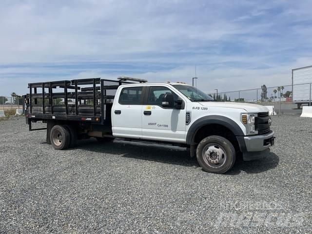 Ford F-550 平ボディー