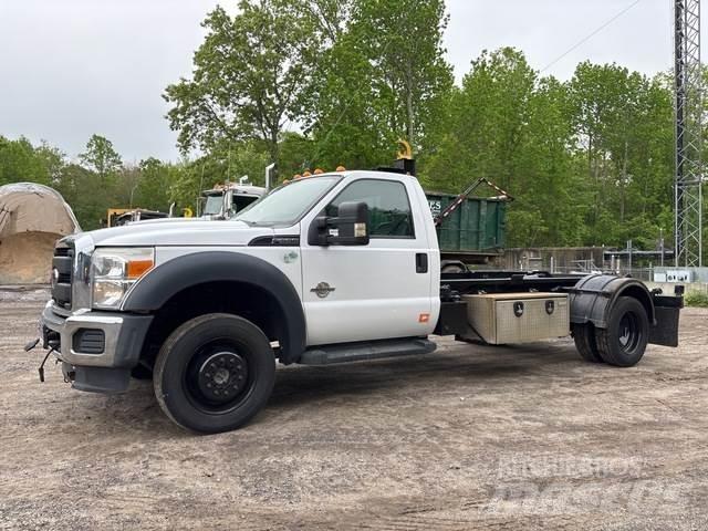 Ford F-550 アームロール