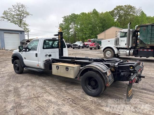 Ford F-550 アームロール