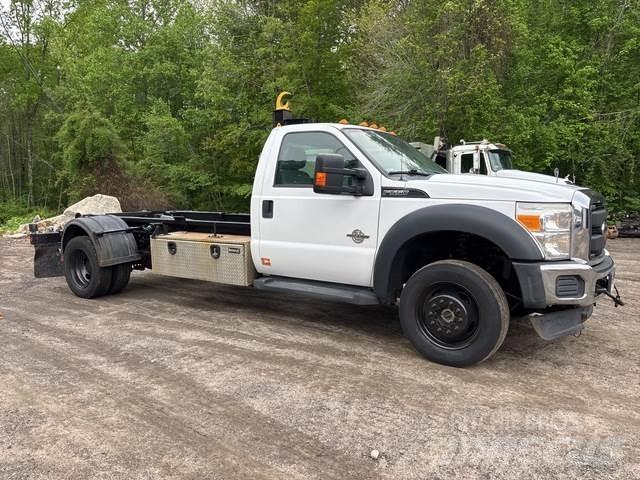 Ford F-550 アームロール
