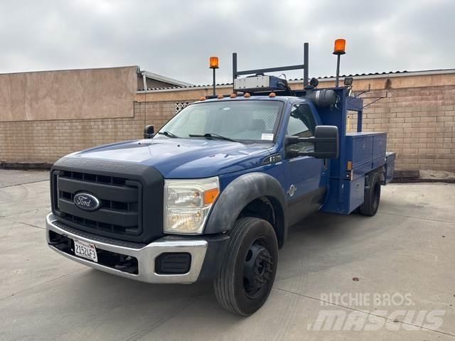 Ford F-550 ピックアップ／ドロップサイド