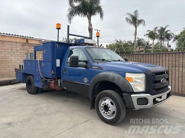 Ford F-550 ピックアップ／ドロップサイド