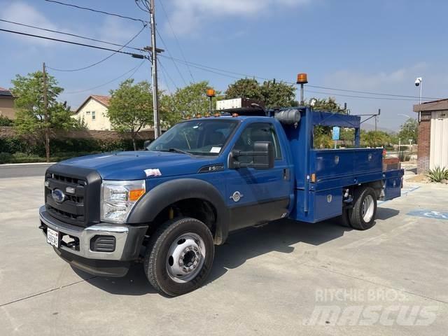 Ford F-550 ピックアップ／ドロップサイド