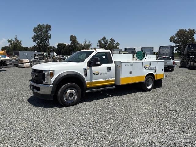 Ford F-550 多目的／汎用車両