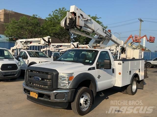 Ford F-550 トラック高所作業車