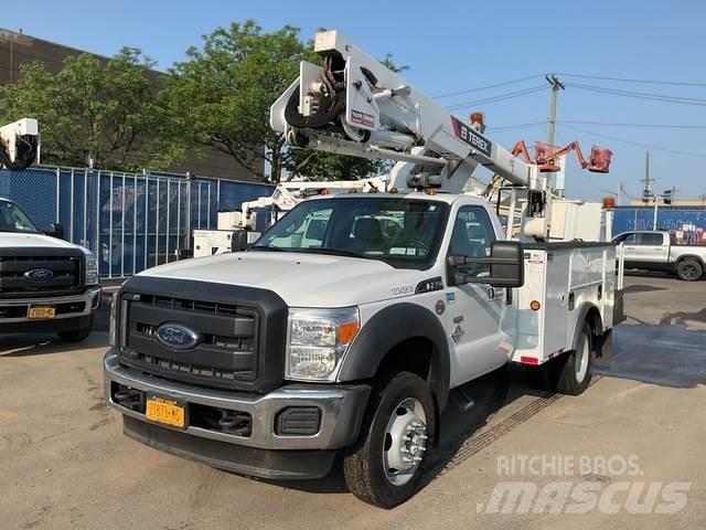 Ford F-550 トラック高所作業車