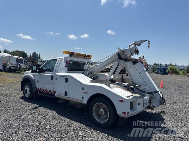 Ford F-550 レッカー車