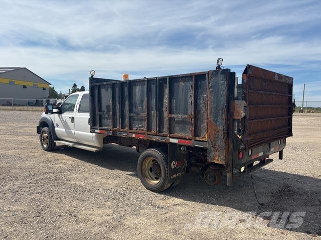 Ford F-550 平ボディー