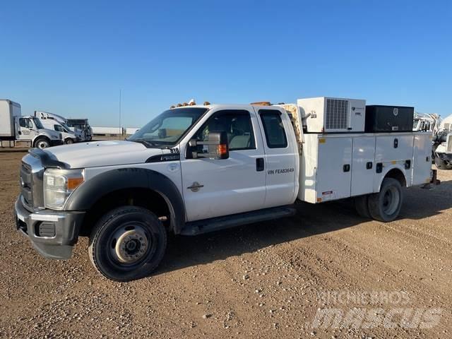 Ford F-550 多目的／汎用車両