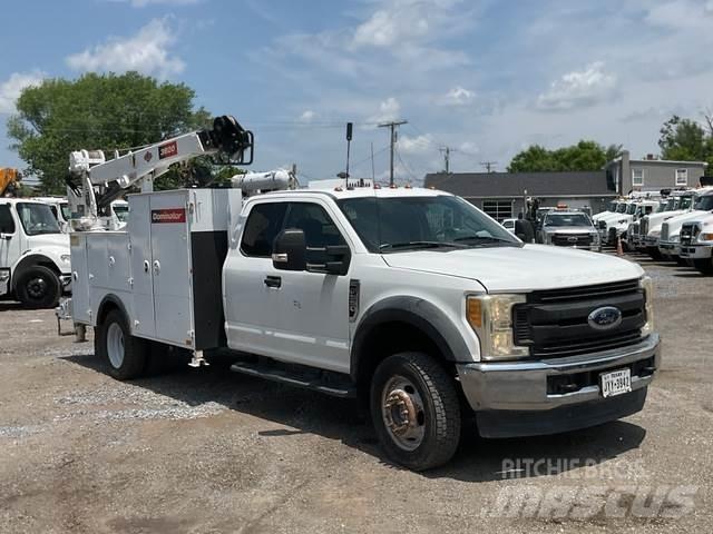 Ford F-550 多目的／汎用車両