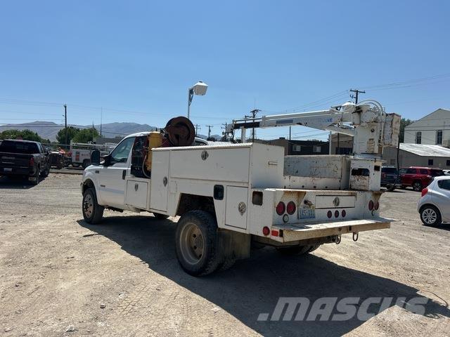 Ford F-550 多目的／汎用車両