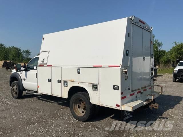 Ford F-550 ピックアップ／ドロップサイド