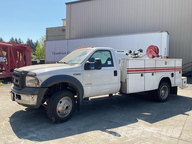 Ford F-550 多目的／汎用車両