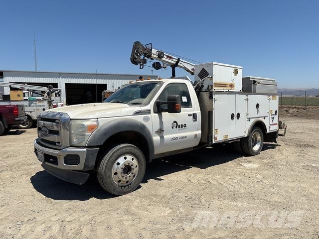 Ford F-550 多目的／汎用車両