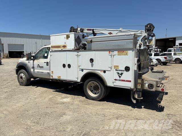 Ford F-550 多目的／汎用車両