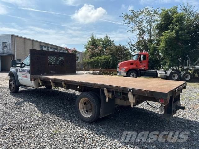 Ford F-550 平ボディー