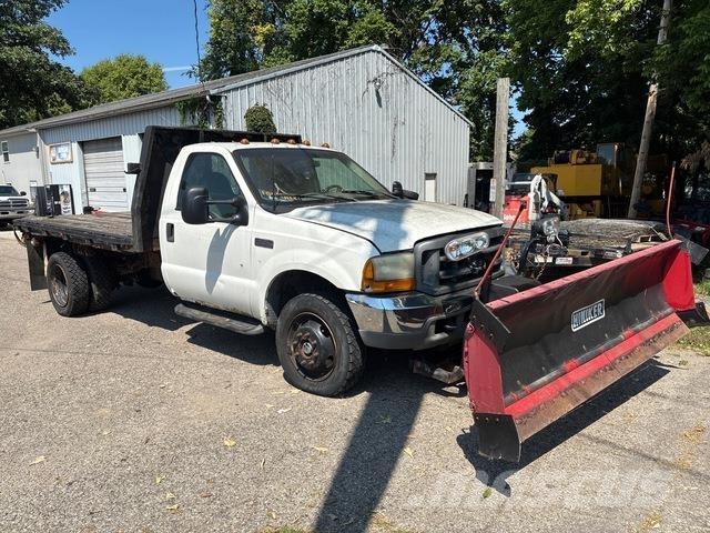 Ford F-550 平ボディー