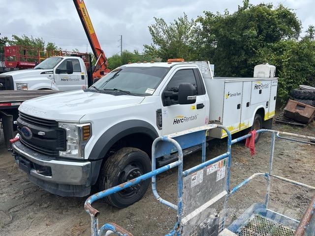 Ford F-550 多目的／汎用車両