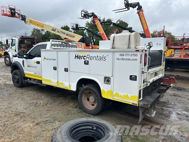 Ford F-550 多目的／汎用車両