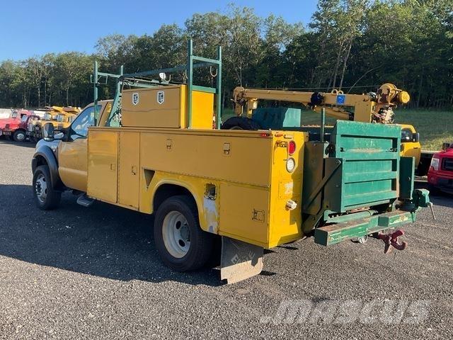 Ford F-550 多目的／汎用車両