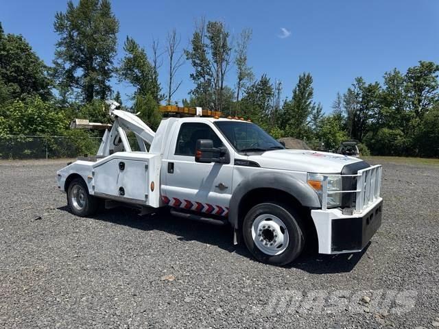 Ford F-550 レッカー車