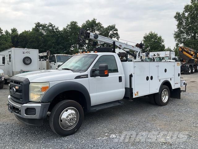 Ford F-550 多目的／汎用車両