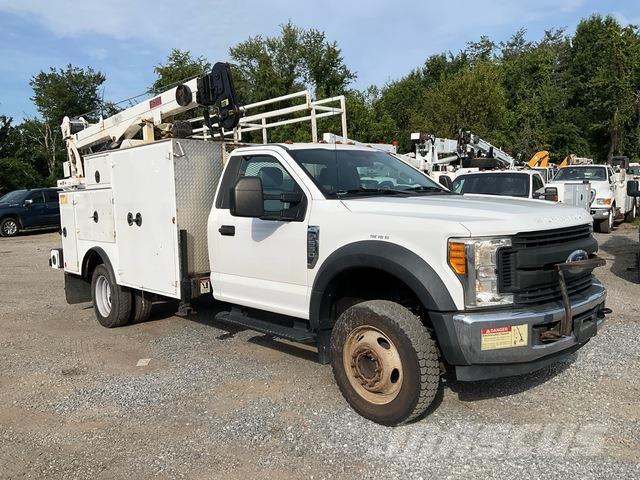 Ford F-550 多目的／汎用車両