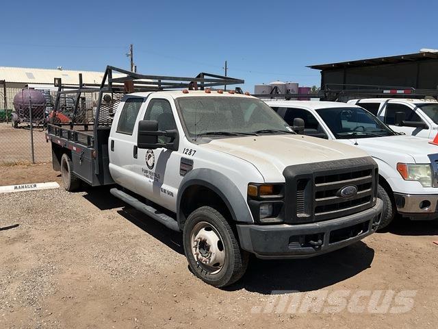 Ford F-550 平ボディー
