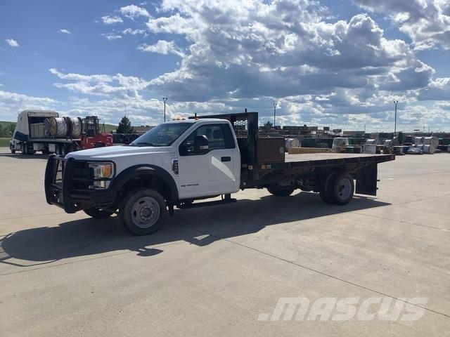 Ford F-550 平ボディー