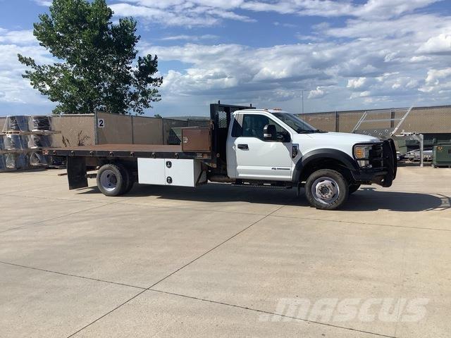 Ford F-550 平ボディー