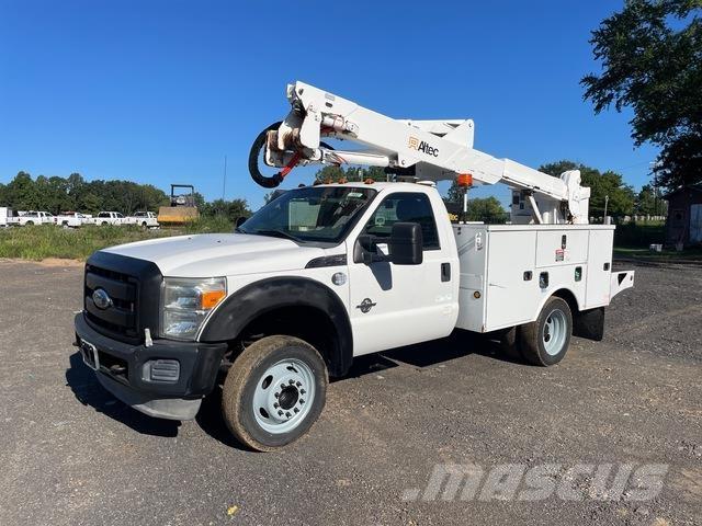 Ford F-550 トラック高所作業車