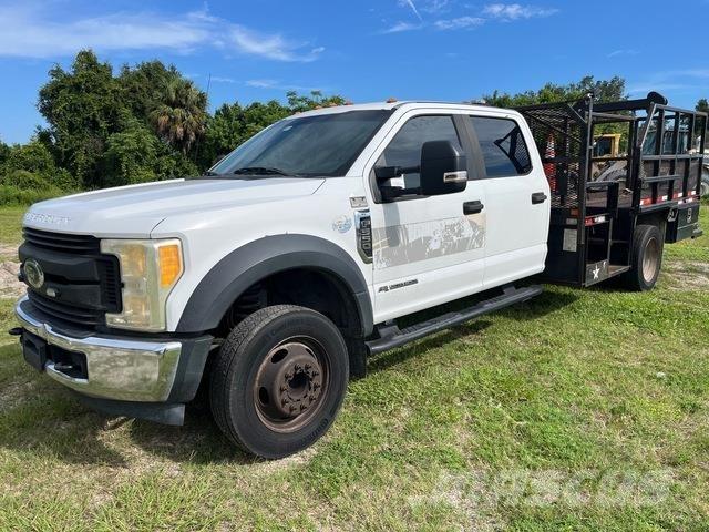 Ford F-550 ピックアップ／ドロップサイド