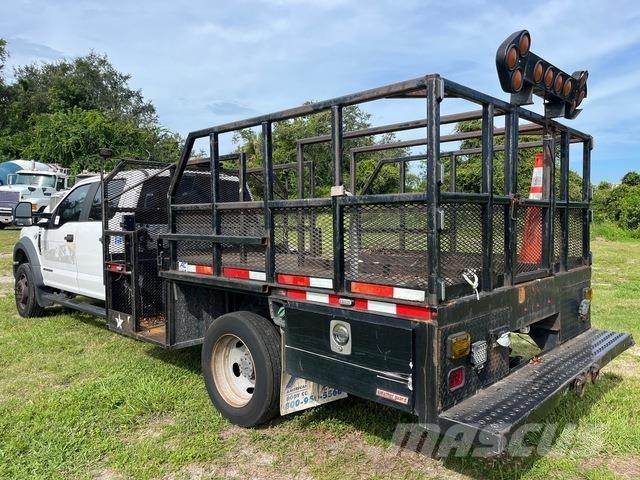 Ford F-550 ピックアップ／ドロップサイド