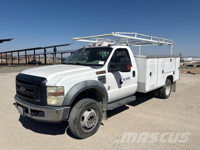 Ford F-550 ピックアップ／ドロップサイド