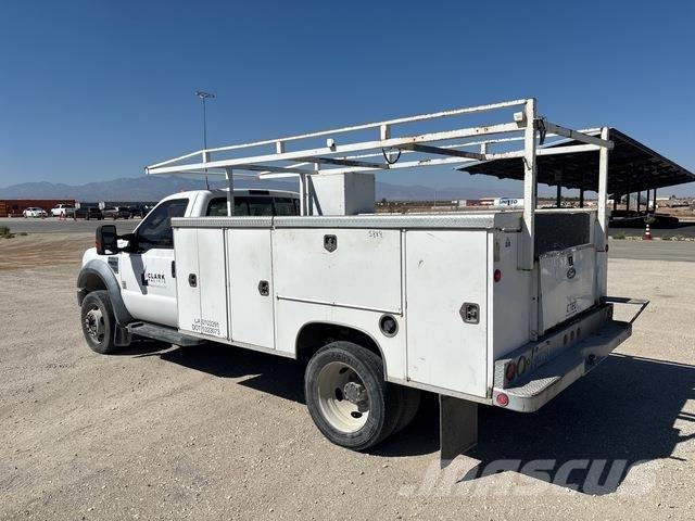 Ford F-550 ピックアップ／ドロップサイド