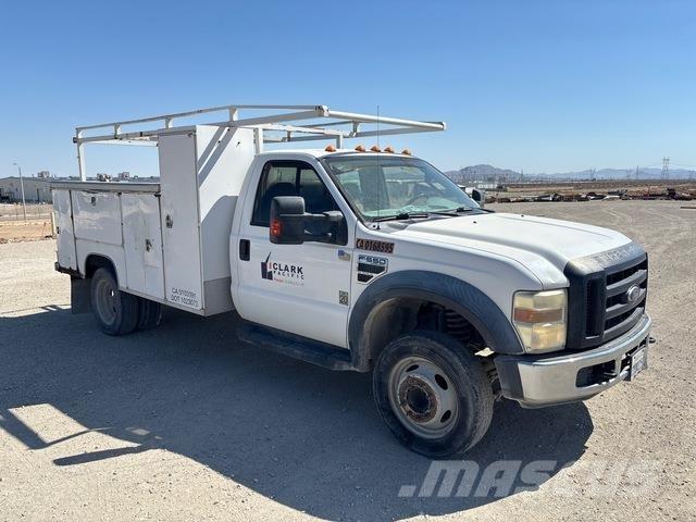 Ford F-550 ピックアップ／ドロップサイド