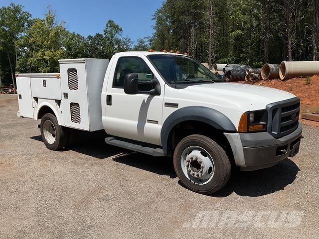 Ford F-550 ピックアップ／ドロップサイド