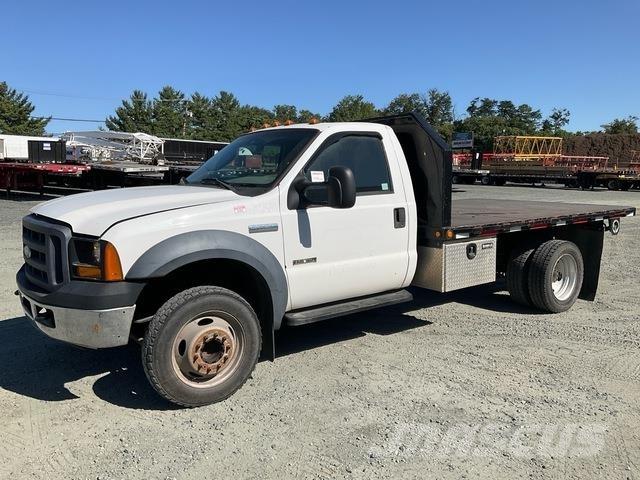 Ford F-550 平ボディー