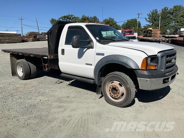 Ford F-550 平ボディー
