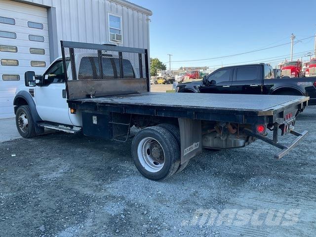 Ford F-550 平ボディー