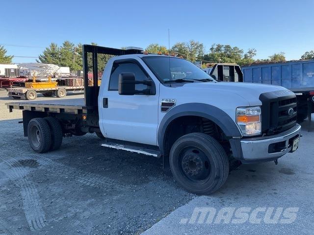 Ford F-550 平ボディー