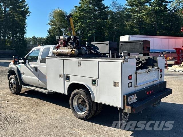 Ford F-550 ピックアップ／ドロップサイド